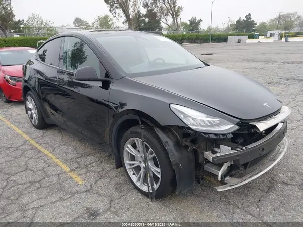 7SAYGDEE8PA152338 2023 TESLA MODEL Y - Image 1