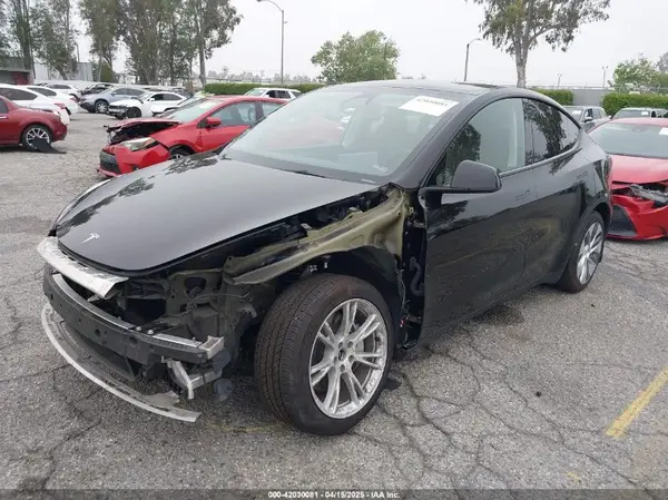 7SAYGDEE8PA152338 2023 TESLA MODEL Y - Image 2