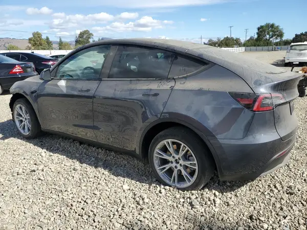 7SAYGDEE8PA153084 2023 TESLA MODEL Y - Image 2