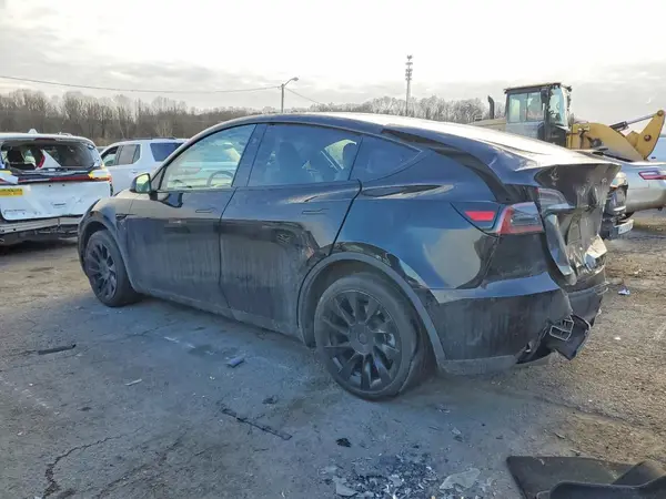 7SAYGDEE8PA159693 2023 TESLA MODEL Y - Image 2