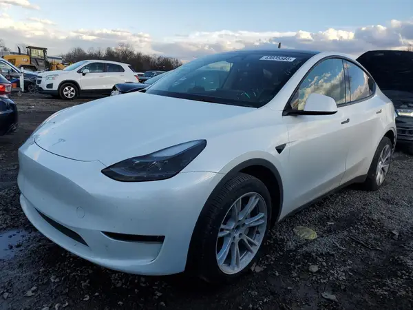 7SAYGDEE8PA160648 2023 TESLA MODEL Y - Image 1