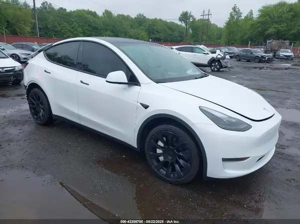 7SAYGDEE8PA172217 2023 TESLA MODEL Y - Image 1