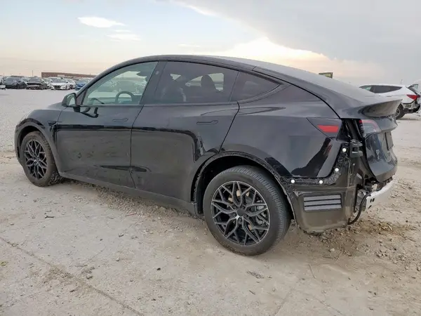 7SAYGDEE8PA188546 2023 TESLA MODEL Y - Image 2