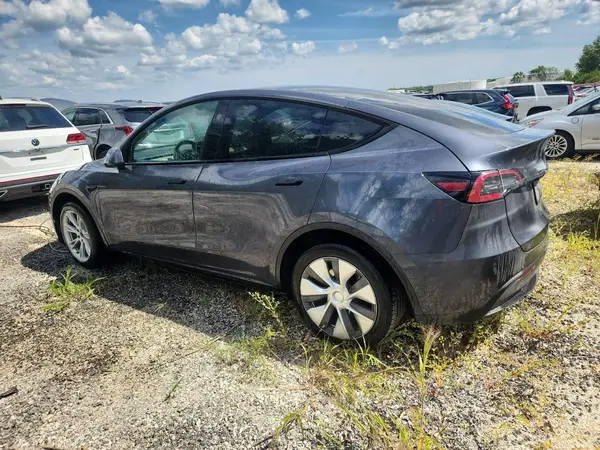 7SAYGDEE8PA192824 2023 TESLA MODEL Y - Image 2