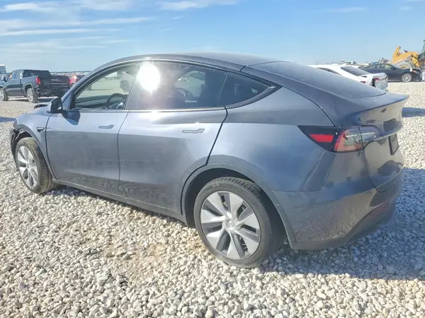 7SAYGDEE8PA195982 2023 TESLA MODEL Y - Image 2