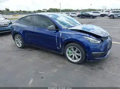 7SAYGDEE8PA200114 2023 TESLA MODEL Y