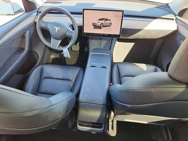 7SAYGDEE8PA204390 2023 TESLA MODEL Y - Image 8