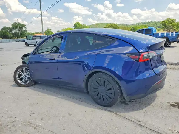 7SAYGDEE8PA207421 2023 TESLA MODEL Y - Image 2