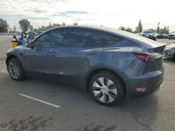 7SAYGDEE8PA208097 2023 TESLA MODEL Y - Image 2
