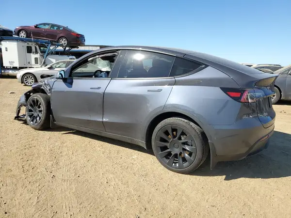 7SAYGDEE8PF585693 2023 TESLA MODEL Y - Image 2