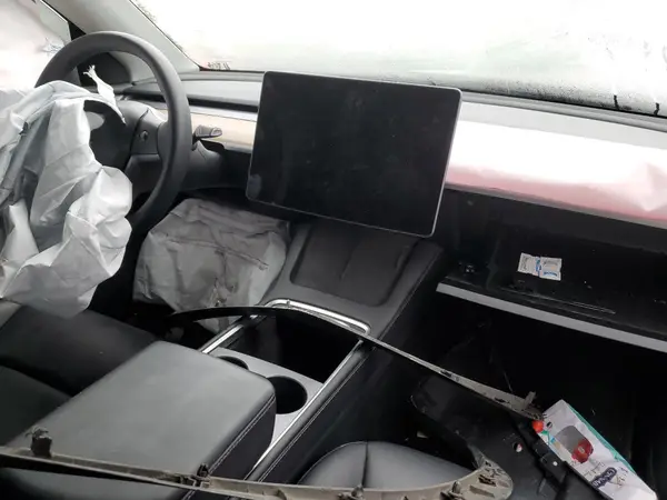 7SAYGDEE8PF592918 2023 TESLA MODEL Y - Image 8