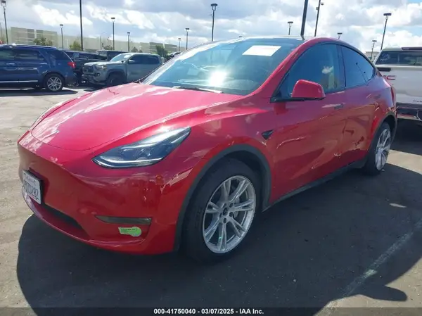 7SAYGDEE8PF596824 2023 TESLA MODEL Y - Image 2