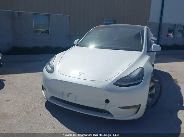 7SAYGDEE8PF597021 2023 TESLA MODEL Y - Image 2