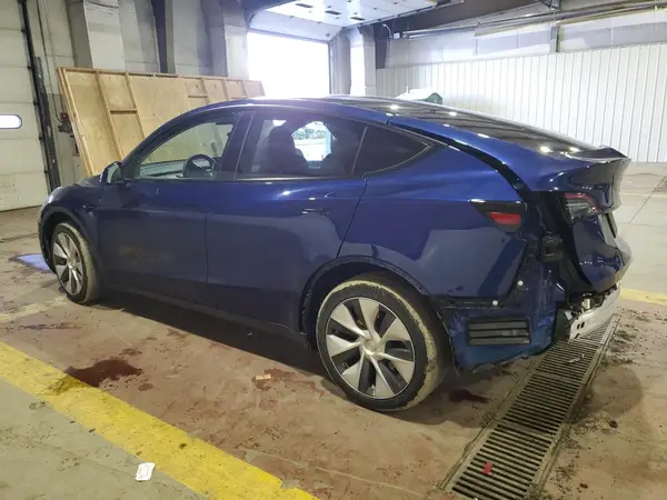 7SAYGDEE8PF604050 2023 TESLA MODEL Y - Image 2