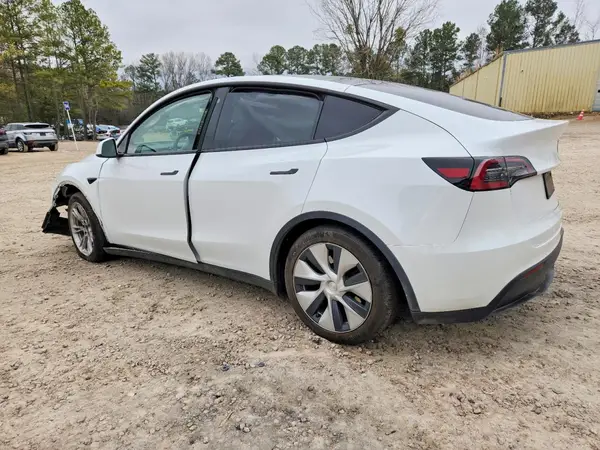 7SAYGDEE8PF610088 2023 TESLA MODEL Y - Image 2
