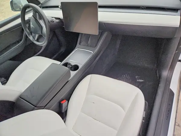 7SAYGDEE8PF610088 2023 TESLA MODEL Y - Image 8