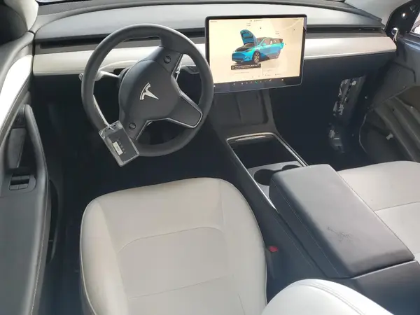 7SAYGDEE8PF611872 2023 TESLA MODEL Y - Image 8