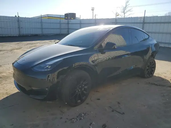 7SAYGDEE8PF625318 2023 TESLA MODEL Y - Image 1