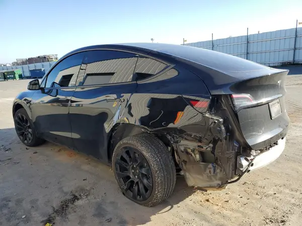 7SAYGDEE8PF625318 2023 TESLA MODEL Y - Image 2