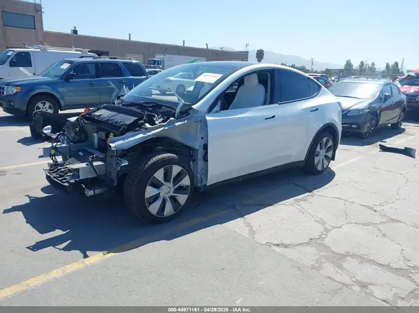 7SAYGDEE8PF630177 2023 TESLA MODEL Y - Image 2