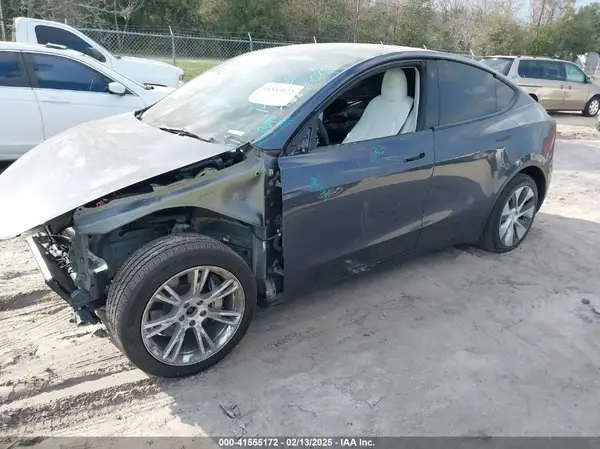 7SAYGDEE8PF632222 2023 TESLA MODEL Y - Image 2