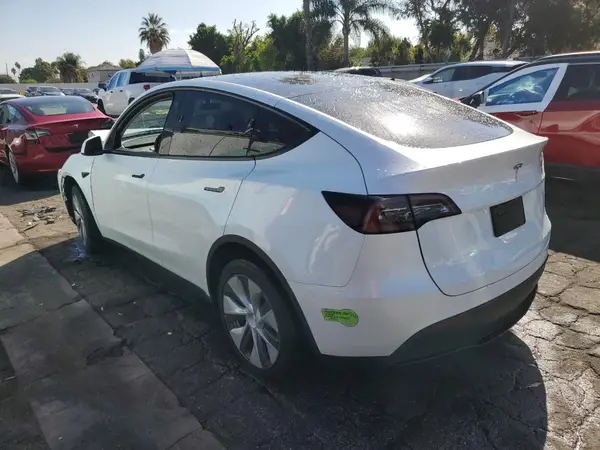 7SAYGDEE8PF639347 2023 TESLA MODEL Y - Image 2