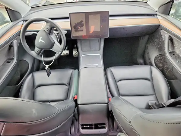 7SAYGDEE8PF644774 2023 TESLA MODEL Y - Image 8