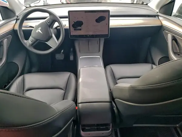 7SAYGDEE8PF663566 2023 TESLA MODEL Y - Image 8