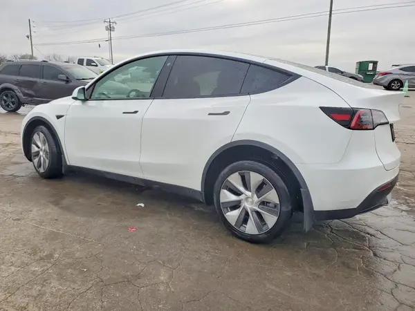 7SAYGDEE8PF666600 2023 TESLA MODEL Y - Image 2