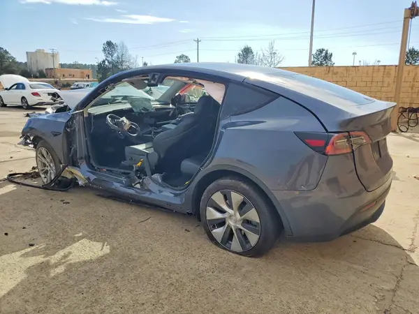 7SAYGDEE8PF668704 2023 TESLA MODEL Y - Image 2