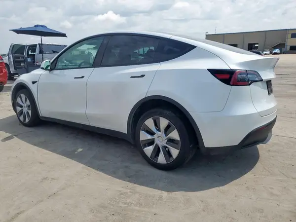 7SAYGDEE8PF671280 2023 TESLA MODEL Y - Image 2
