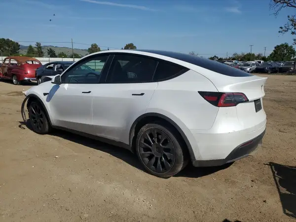 7SAYGDEE8PF690282 2023 TESLA MODEL Y - Image 2