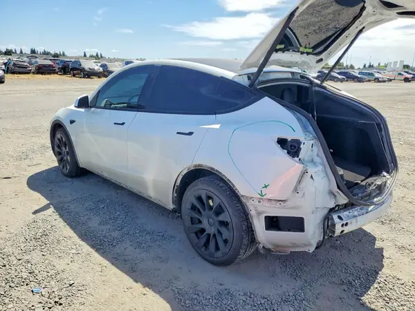 7SAYGDEE8PF690878 2023 TESLA MODEL Y - Image 2