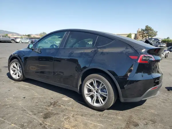7SAYGDEE8PF744132 2023 TESLA MODEL Y - Image 2