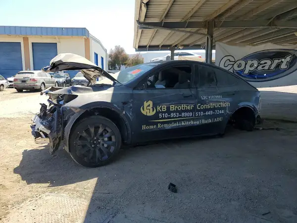 7SAYGDEE8PF751369 2023 TESLA MODEL Y - Image 1