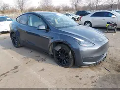 7SAYGDEE8PF752957 2023 TESLA MODEL Y
