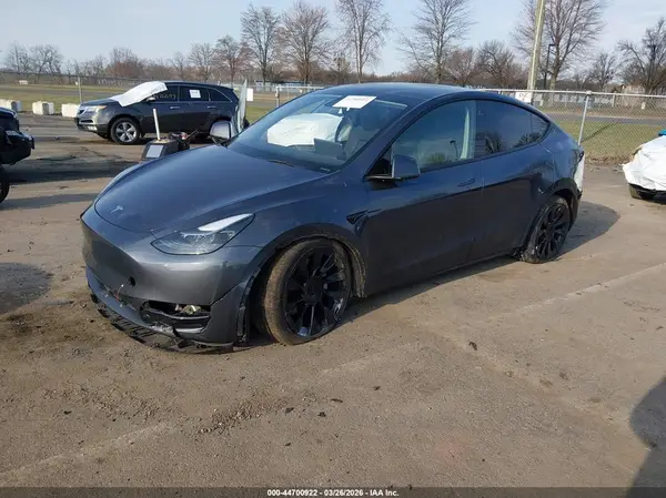 7SAYGDEE8PF752957 2023 TESLA MODEL Y - Image 2