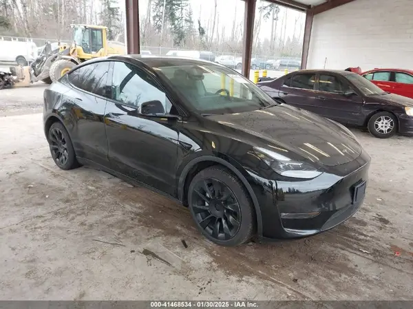 7SAYGDEE8PF755759 2023 TESLA MODEL Y - Image 1