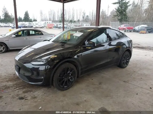 7SAYGDEE8PF755759 2023 TESLA MODEL Y - Image 2
