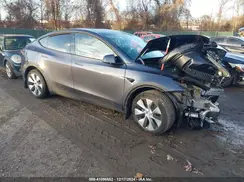7SAYGDEE8PF758838 2023 TESLA MODEL Y