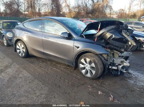 7SAYGDEE8PF758838 2023 TESLA MODEL Y - Image 1