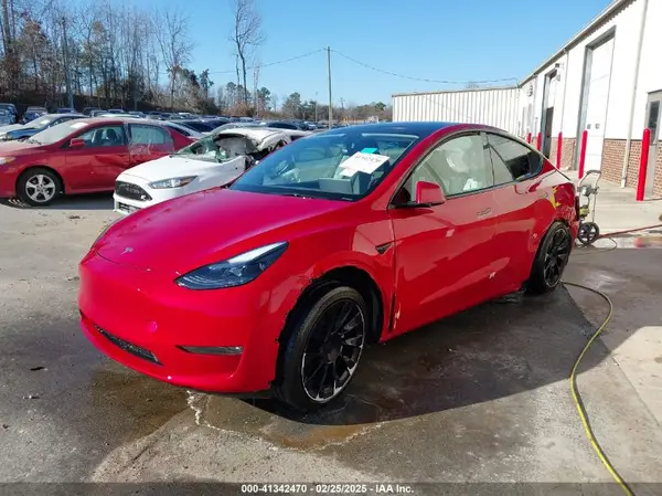 7SAYGDEE8PF766695 2023 TESLA MODEL Y - Image 2