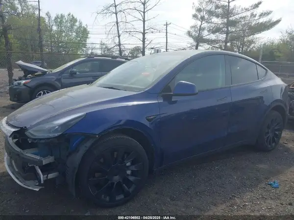 7SAYGDEE8PF768589 2023 TESLA MODEL Y - Image 2