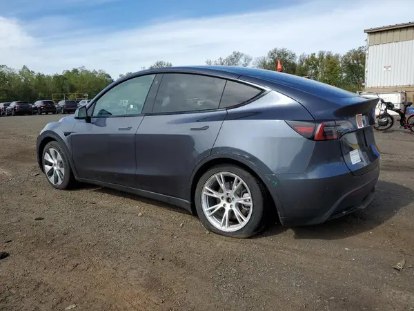 7SAYGDEE8PF771170 2023 TESLA MODEL Y - Image 2
