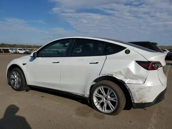 7SAYGDEE8PF788017 2023 TESLA MODEL Y - Image 2