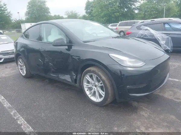 7SAYGDEE8PF796571 2023 TESLA MODEL Y - Image 1