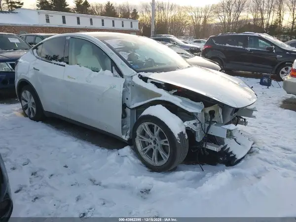 7SAYGDEE8PF799423 2023 TESLA MODEL Y - Image 1