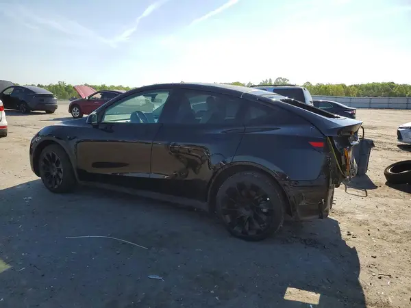 7SAYGDEE8PF802921 2023 TESLA MODEL Y - Image 2
