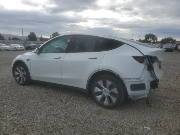 7SAYGDEE8PF817080 2023 TESLA MODEL Y - Image 2