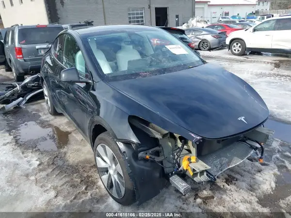 7SAYGDEE8PF826989 2023 TESLA MODEL Y - Image 1